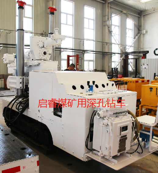 全液壓履帶鉆機：深孔一機搞定。